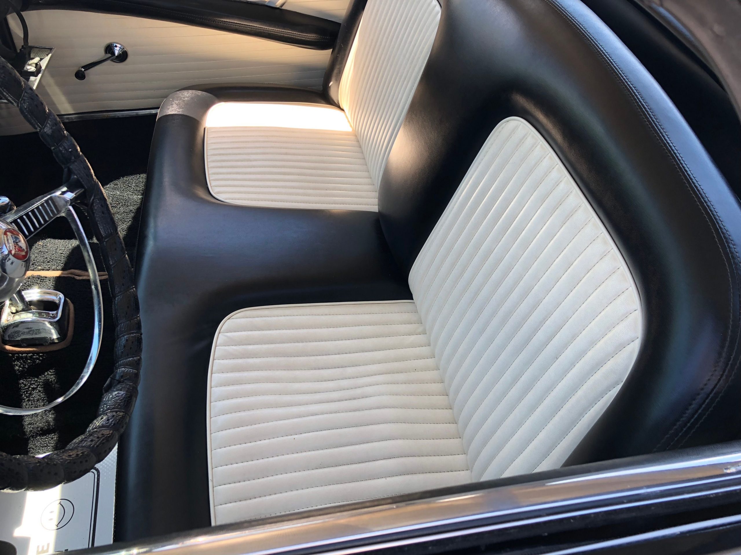 
								Ford Thunderbird full									