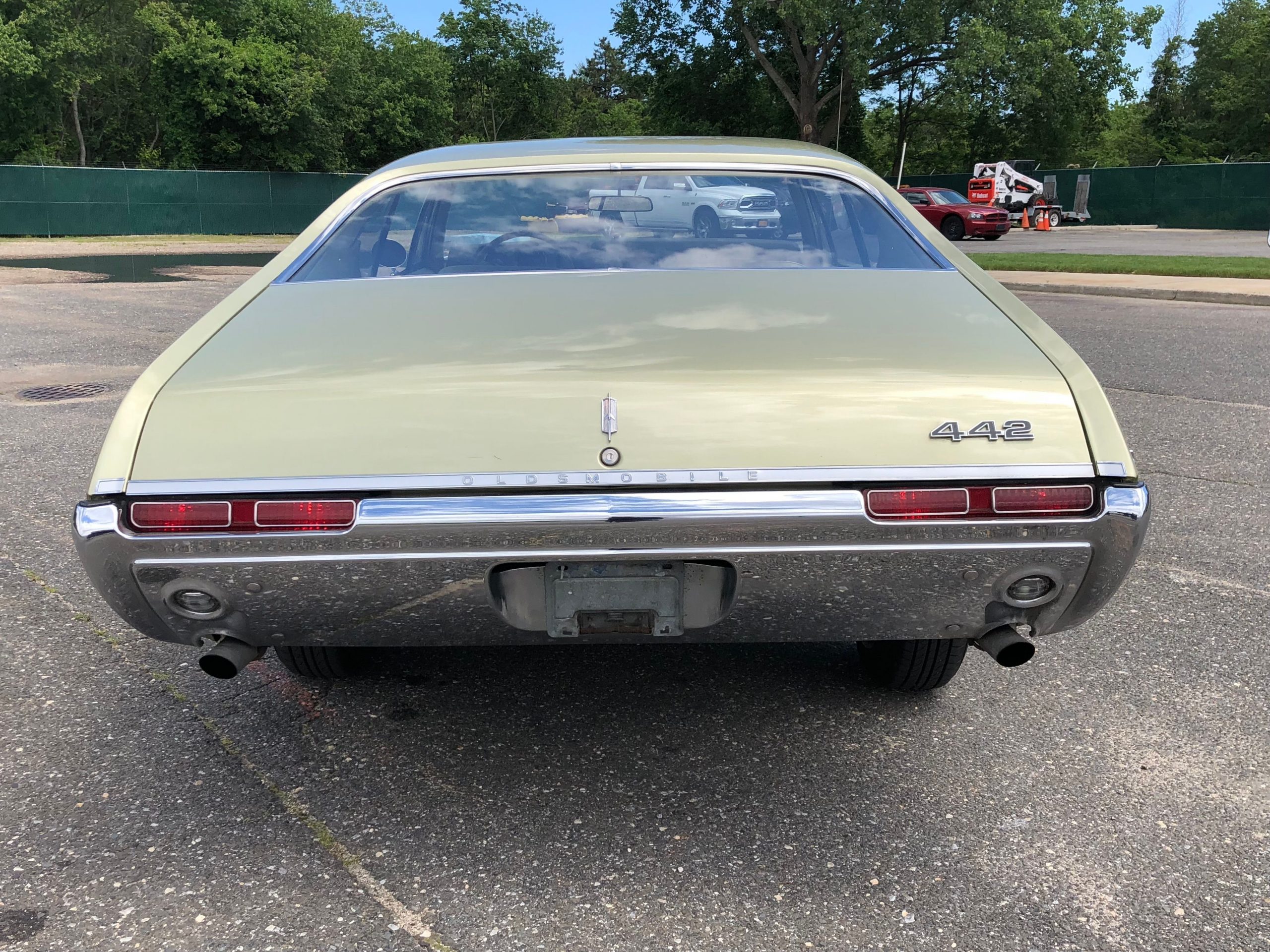
								1968 Oldsmobile Cutlass 442 full									
