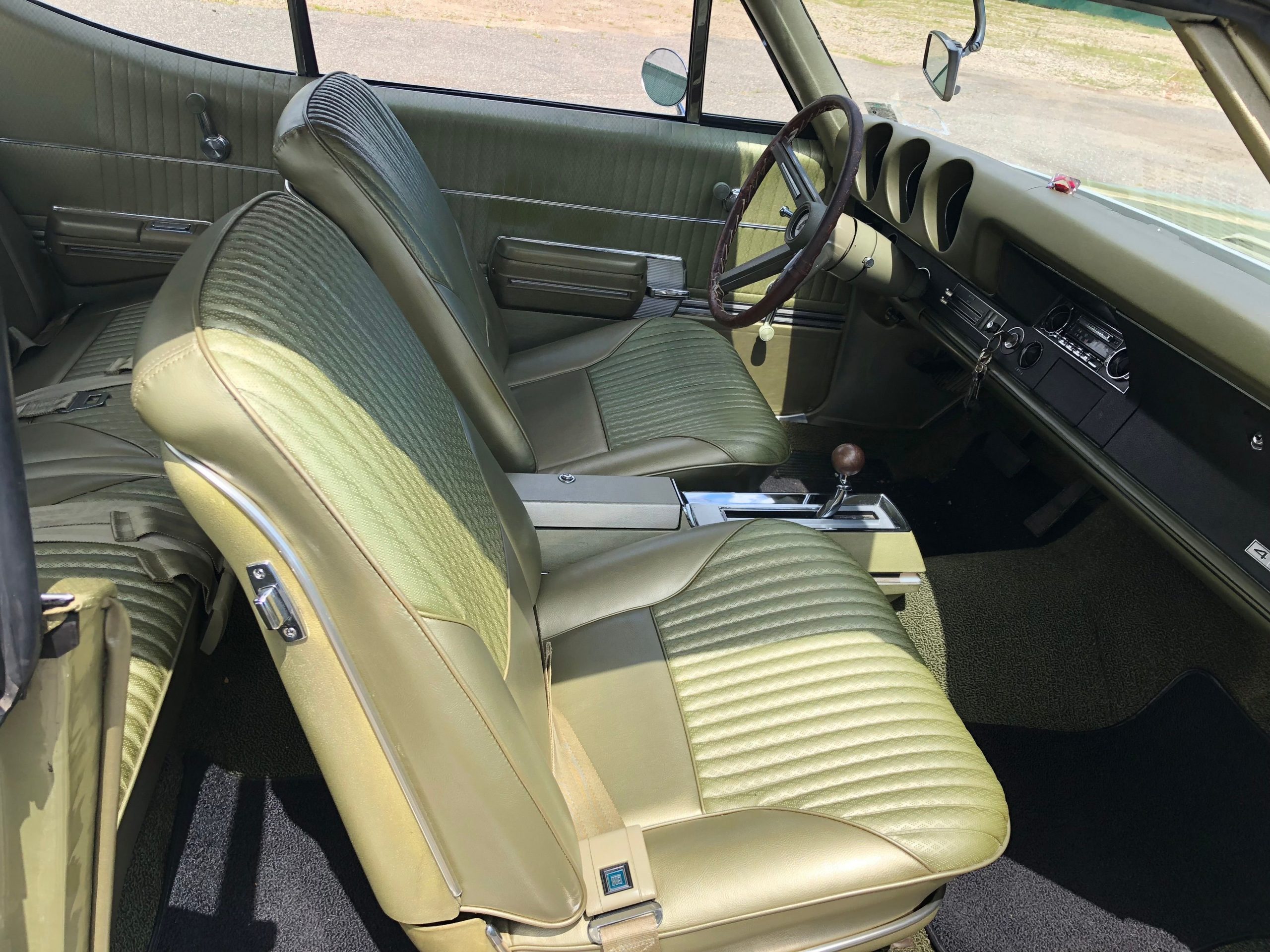 
								1968 Oldsmobile Cutlass 442 full									