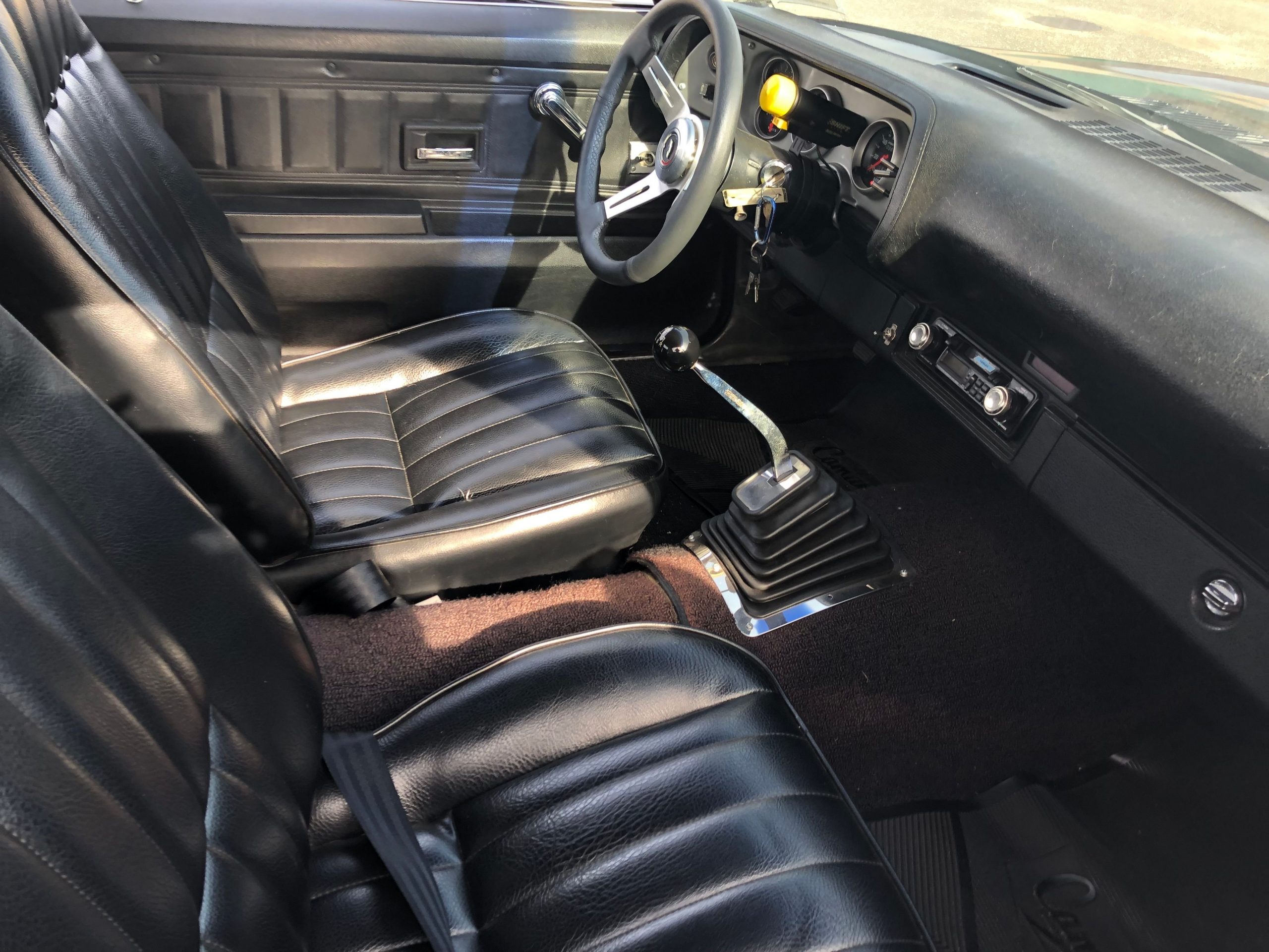 
								Chevrolet Camaro full									