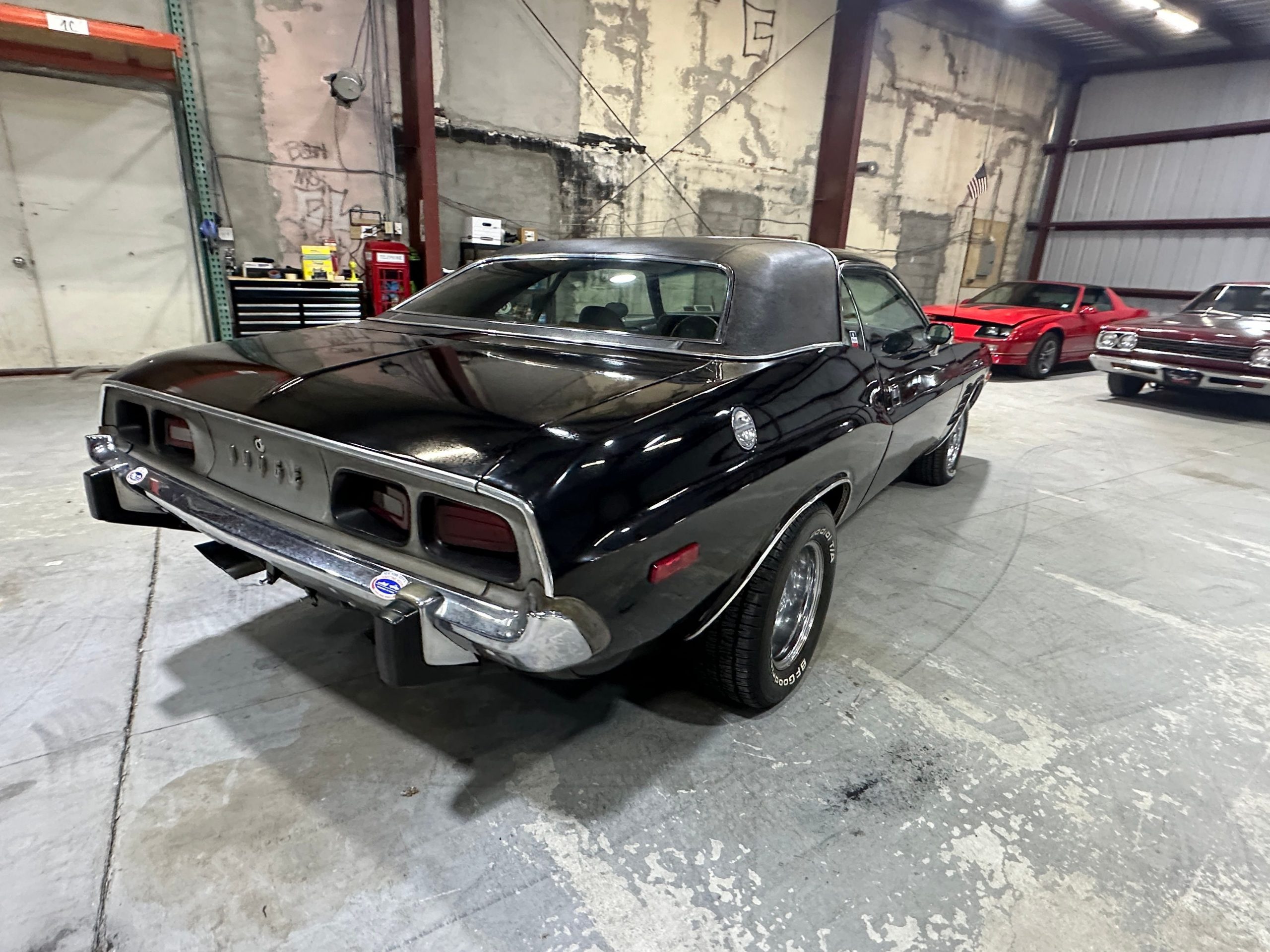 
								1973 Dodge Challenger full									