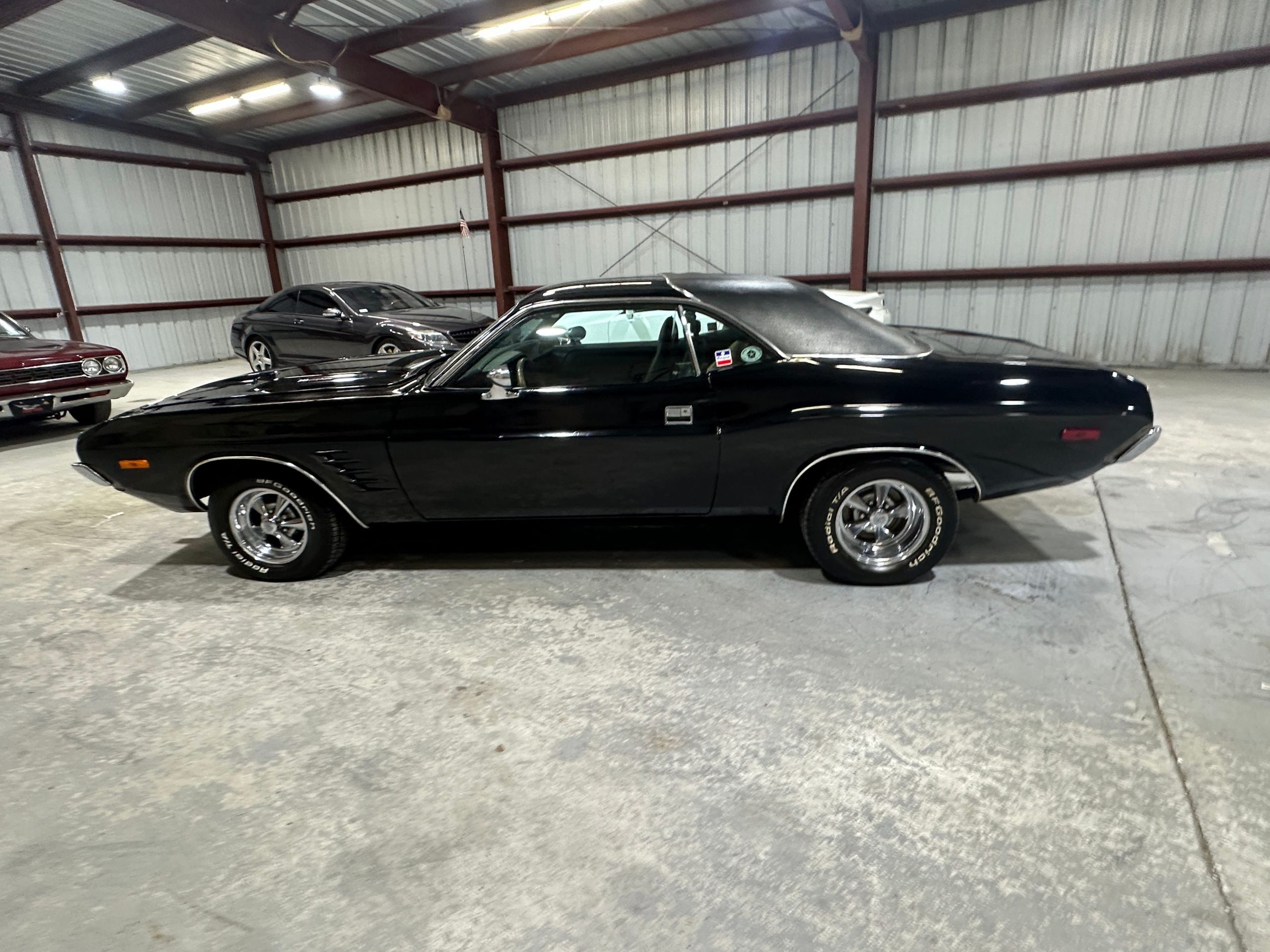 
								1973 Dodge Challenger full									