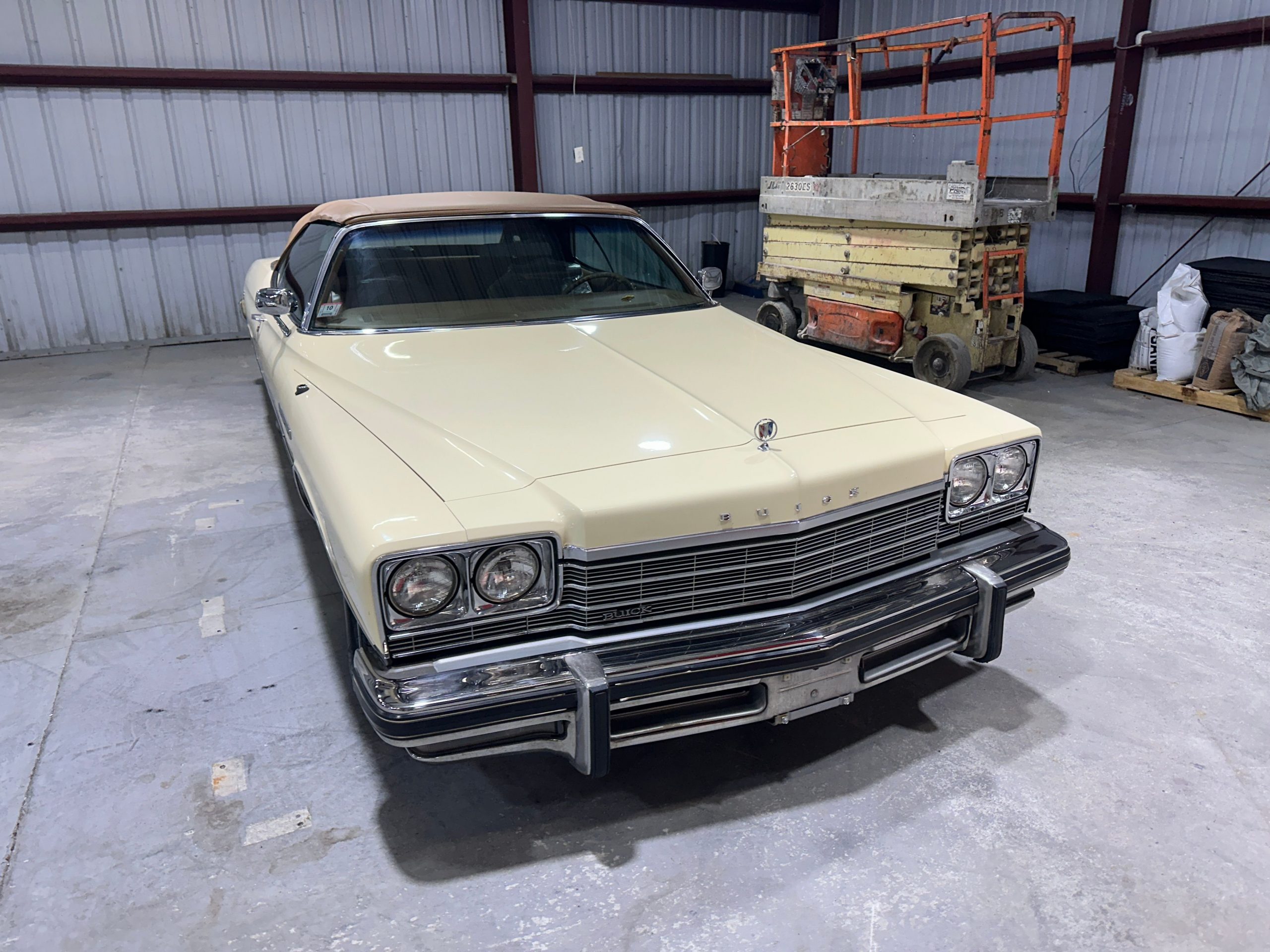 
								1975 Buick LeSabre Convertible full									