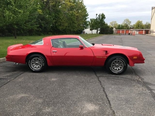 
								Pontiac Trans Am 6.6 Liter full									