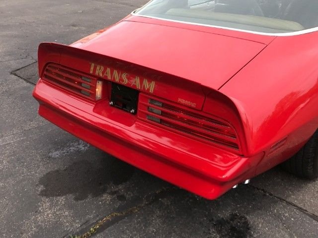 
								Pontiac Trans Am 6.6 Liter full									