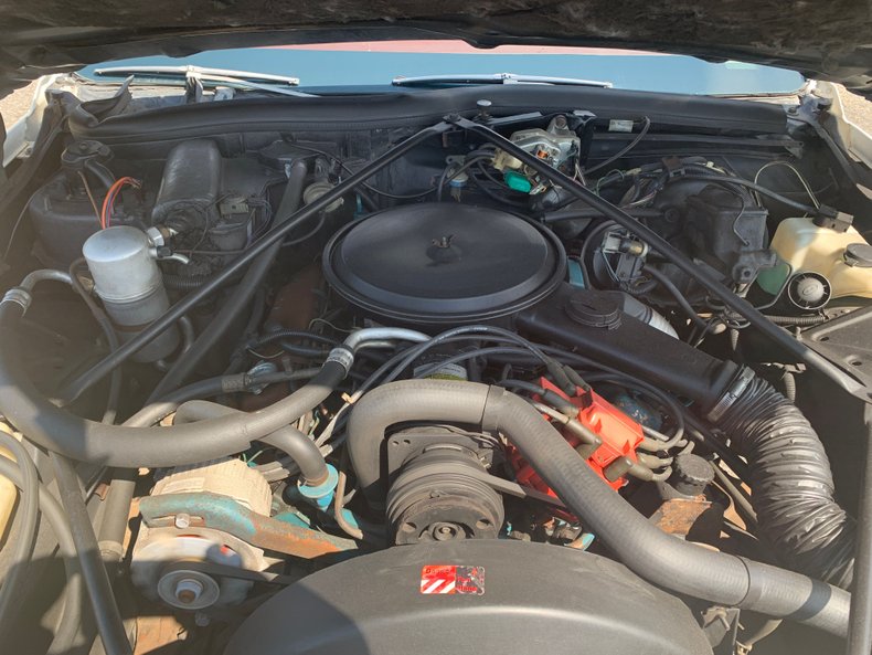 
								Cadillac Coupe DeVille full									